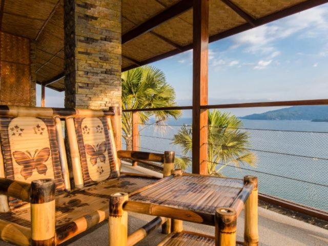 Villa de Pico Highland Beach Resort Puerto Galera Exterior foto
